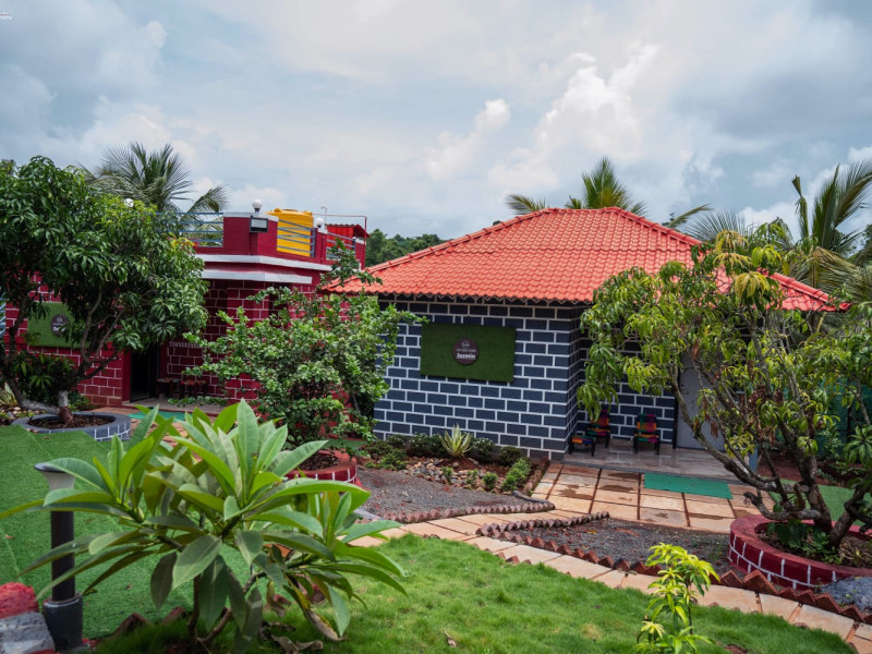 Tatvaraj Farms,a Bamboo Room